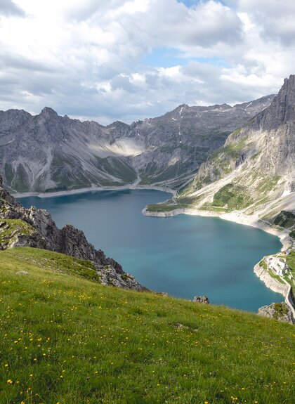 Lünersee von der Seite | © Golm Silvretta Lünersee Tourismus GmbH Bregenz, Stefan Kothner