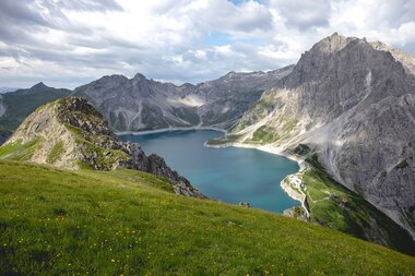 Lünersee von der Seite | © Golm Silvretta Lünersee Tourismus GmbH Bregenz, Stefan Kothner