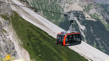 Bergbahn Gondel vom Lünersee, die gerade den Berg zum Lünersee hoch fährt | © Golm Silvretta Lünersee Tourismus GmbH Bregenz, Philipp Schilcher