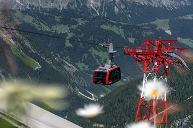Bergbahn Gondel vom Lünersee, die gerade den Berg zum Lünersee hoch fährt | © Golm Silvretta Lünersee Tourismus GmbH Bregenz, Philipp Schilcher